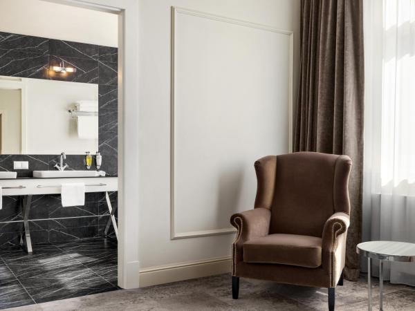 Wyndham Grand Krakow Old Town : photo 6 de la chambre suite lit king-size deluxe avec canapé-lit - non-fumeurs