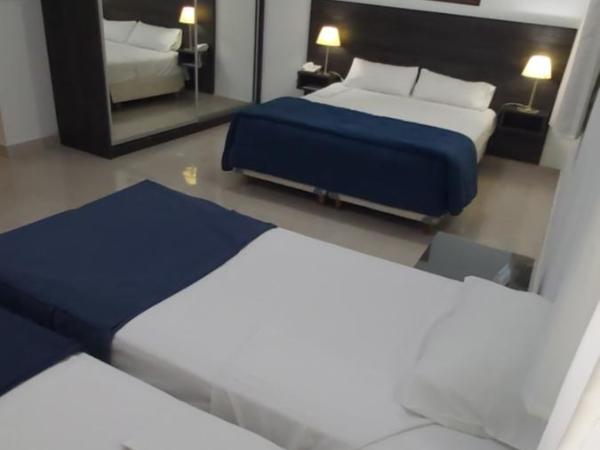 Hotel UTHGRA de las Luces : photo 6 de la chambre chambre quadruple