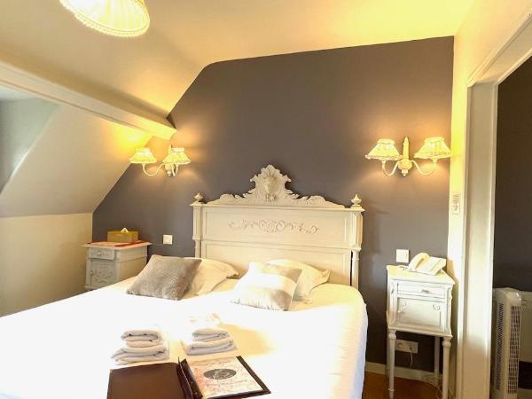 La Villa Les Mots Passants : photo 10 de la chambre chambre double supérieure romantique avec baignoire