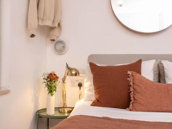 The Luxury Inn : photo 4 de la chambre chambre double avec salle de bains privative