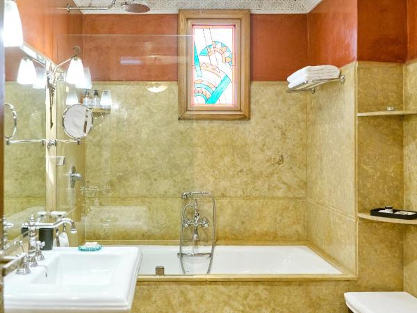 Hôtel particulier Le DOGE - Relais & Châteaux : photo 10 de la chambre chambre double standard