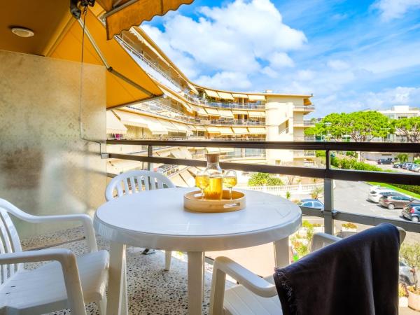 Résidence Pierre & Vacances Heliotel Marine : photo 3 de la chambre appartement 1 chambre avec coin couchage dans alcôve et climatisation (6 personnes)