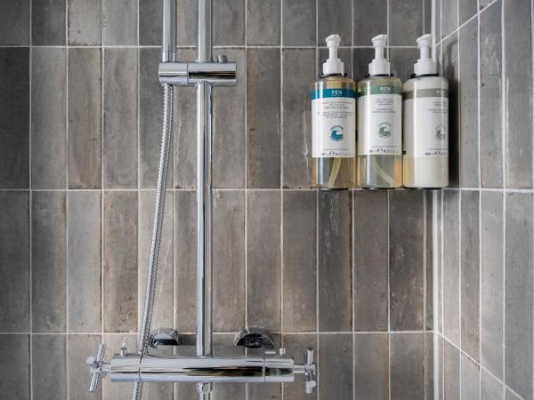 numa I Terra Apartments : photo 10 de la chambre extra large 2 bedroom apartment with ac and terrace