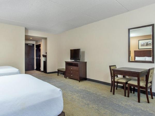 Holiday Inn Louisville Airport - Fair/Expo, an IHG Hotel : photo 3 de la chambre chambre avec 2 grands lits queen-size 