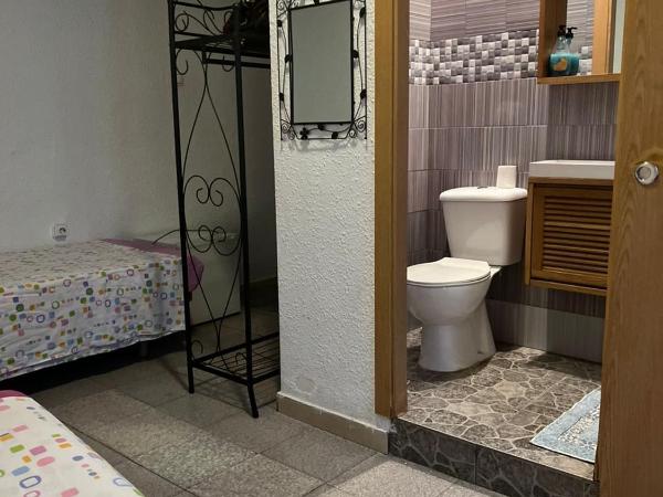 Hostal Milan : photo 7 de la chambre chambre double ou lits jumeaux avec salle de bains privative