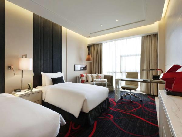 Hilton Xi'an High-tech Zone : photo 1 de la chambre chambre lits jumeaux - pour personnes à mobilité réduite
