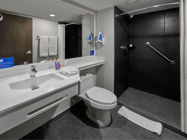 City Express by Marriott Queretaro : photo 4 de la chambre chambre lit queen-size