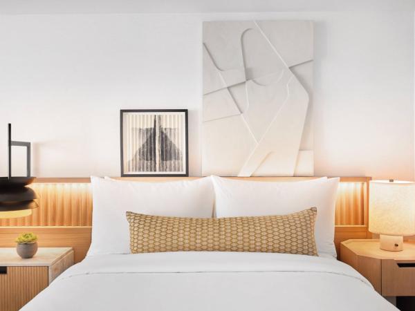 The Jay, Autograph Collection : photo 1 de la chambre chambre lit king-size - vue sur ville