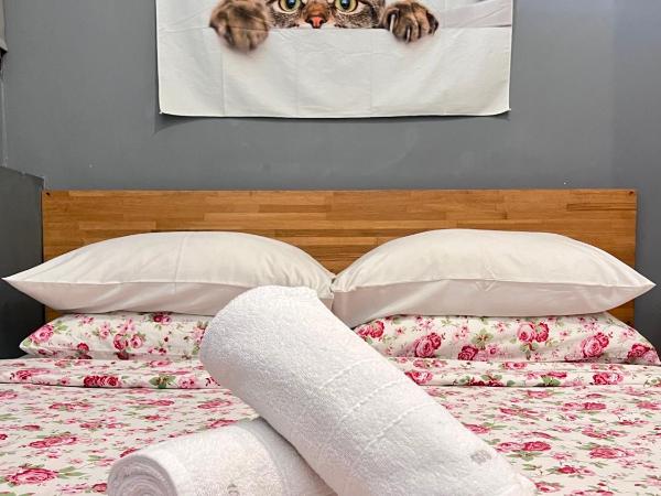 My Guesthouse 109 - SELF CHECK IN : photo 4 de la chambre chambre lit queen-size avec salle de bains commune