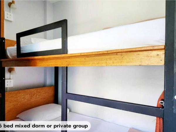 Theppahrak Hostel Khaolak : photo 5 de la chambre lit superposé dans dortoir mixte