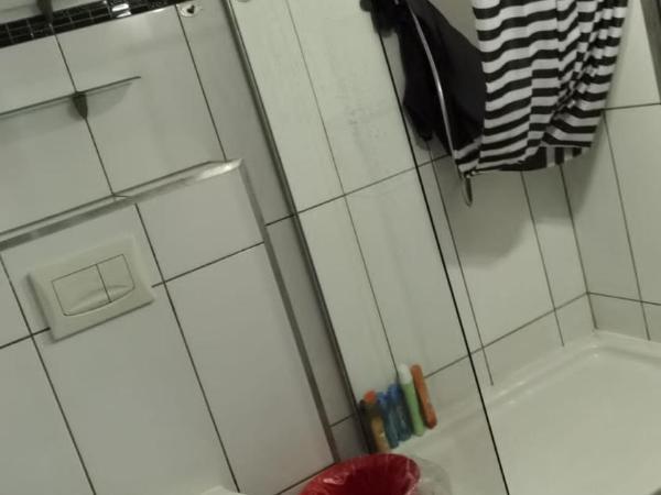 GZ Hostel Bonn : photo 9 de la chambre chambre simple avec salle de bains commune - sous-sol