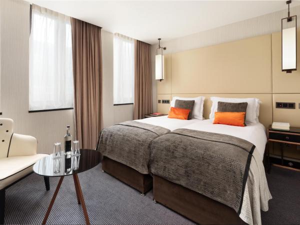 Montcalm Royal London House, London City : photo 4 de la chambre chambre lits jumeaux club