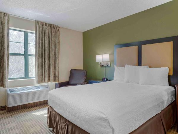 Extended Stay America Suites - Houston - I-10 West - CityCentre : photo 2 de la chambre studio avec 1 lit queen-size - accessible aux personnes à mobilité réduite - non-fumeurs