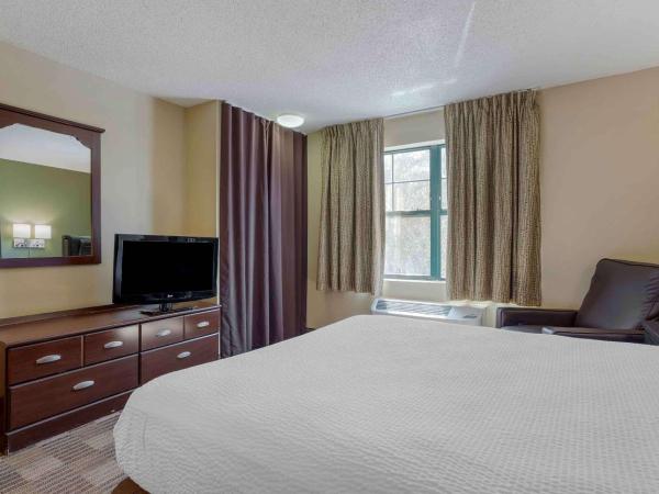 Extended Stay America Suites - Houston - I-10 West - CityCentre : photo 3 de la chambre studio avec 1 lit queen-size - accessible aux personnes à mobilité réduite - non-fumeurs