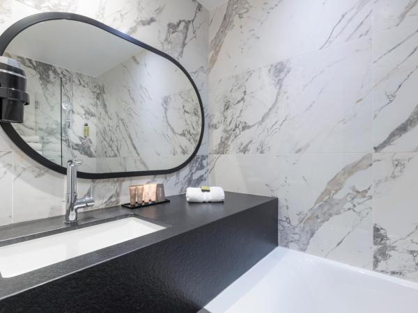 Hôtel Du Bois Champs-Elysées : photo 4 de la chambre chambre supérieure avec baignoire