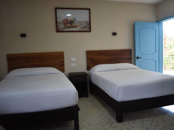 LUNA AZUL BY UVAS : photo 2 de la chambre chambre double - vue sur jardin