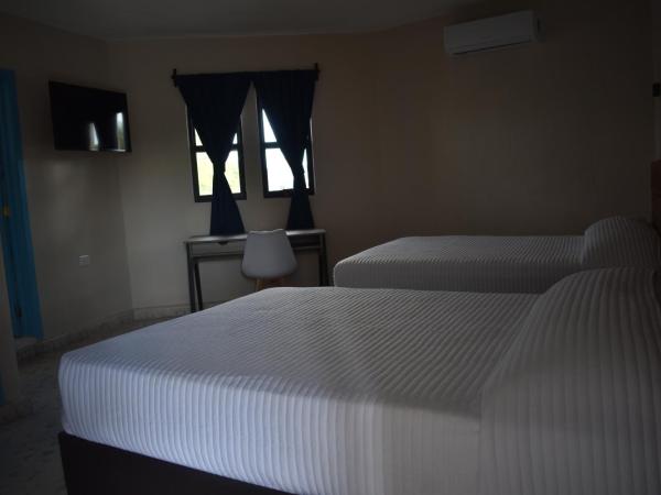 LUNA AZUL BY UVAS : photo 6 de la chambre chambre double - vue sur jardin