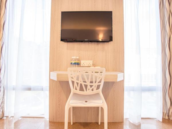 Lavender Inn Nusa Bestari : photo 5 de la chambre chambre familiale deluxe