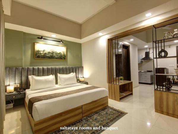 Saltstayz Premier Executive Serviced Apartment - Golf Course Extension Road : photo 8 de la chambre appartement avec balcon