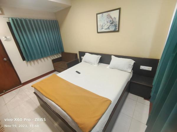 HOTEL PANETAR PALACE : photo 8 de la chambre chambre double standard avec ventilateur