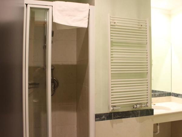 Club Hotel : photo 3 de la chambre chambre triple