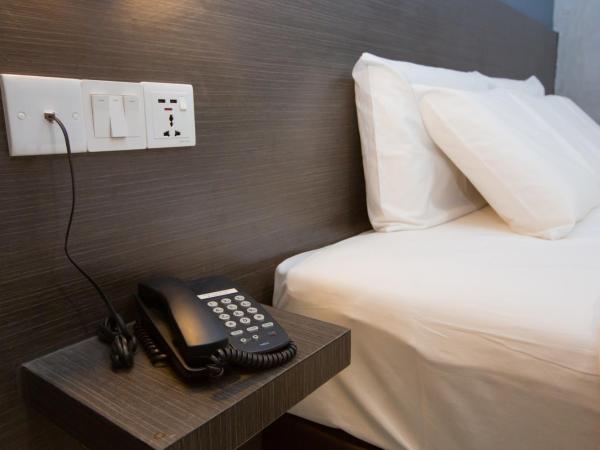 1 Hotel Signature : photo 7 de la chambre chambre lit king-size supérieure