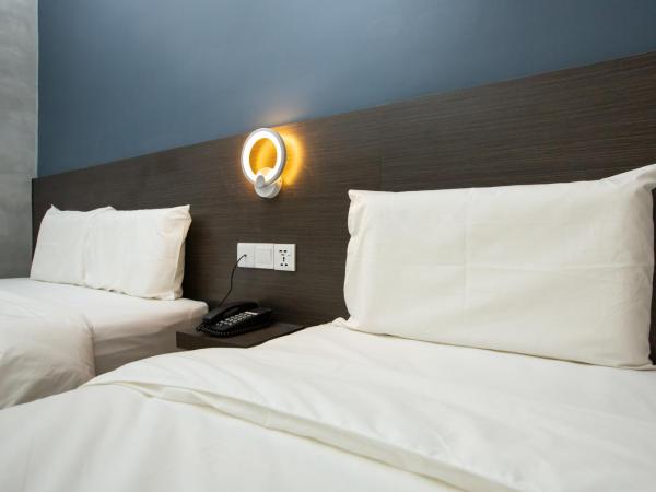 1 Hotel Signature : photo 5 de la chambre chambre familiale supérieure