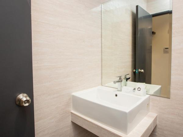 1 Hotel Signature : photo 10 de la chambre chambre lit queen-size deluxe