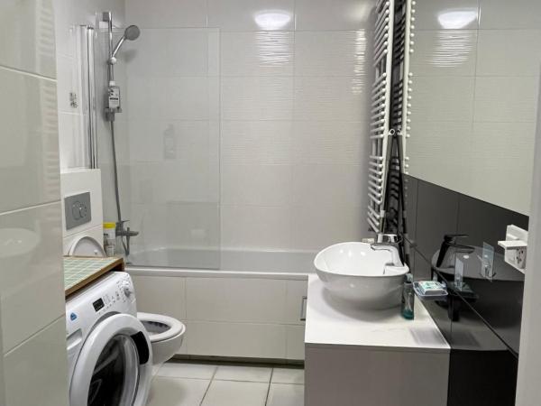 cybernetyki2 INN near airport : photo 10 de la chambre chambre double avec toilettes communes