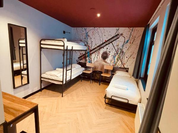 Heart of Amsterdam Hotel : photo 1 de la chambre chambre triple