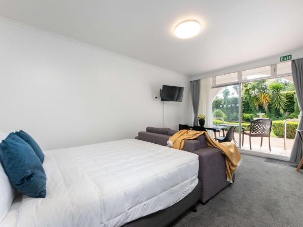 Aarangi Motel : photo 1 de la chambre chambre familiale - vue sur jardin