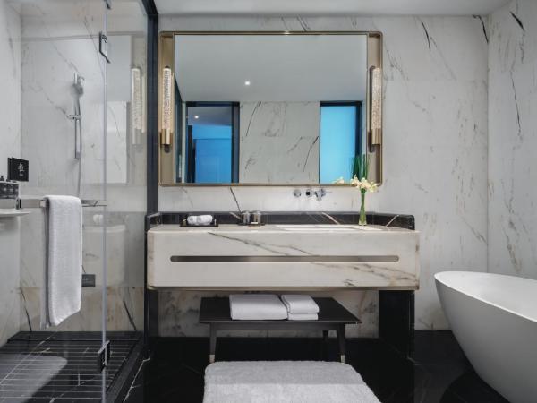 The Langbo Chengdu, in The Unbound Collection by Hyatt : photo 6 de la chambre 1king bed