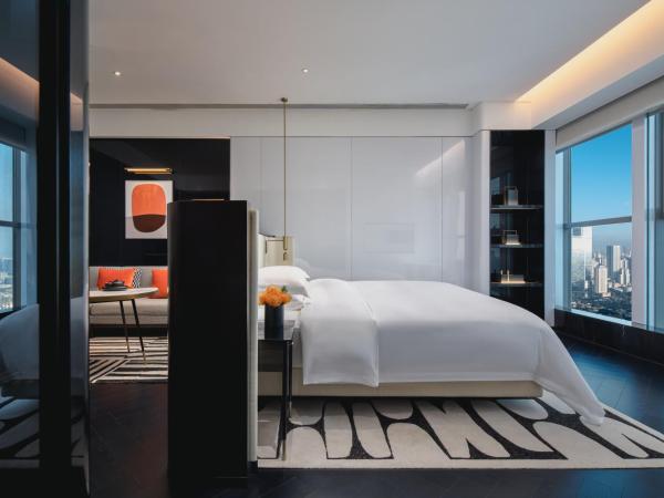 The Langbo Chengdu, in The Unbound Collection by Hyatt : photo 1 de la chambre 1 chambre lit king-size de luxe