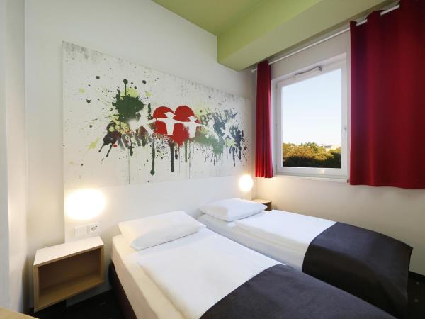 B&B HOTEL Berlin-Potsdamer Platz : photo 2 de la chambre chambre lits jumeaux