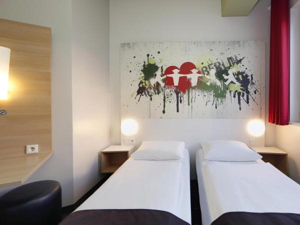 B&B HOTEL Berlin-Potsdamer Platz : photo 3 de la chambre chambre lits jumeaux