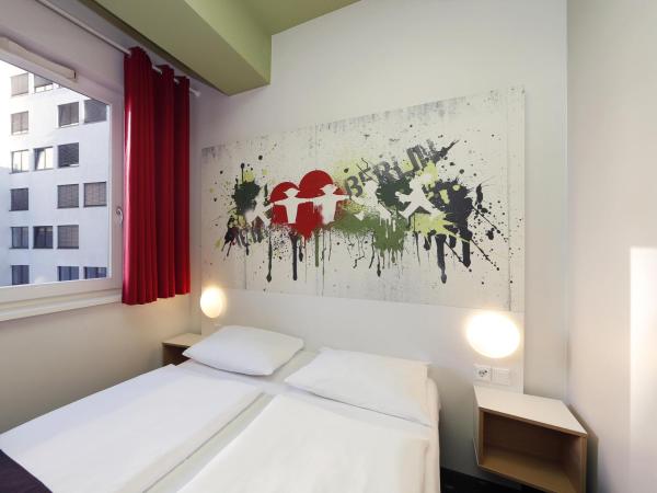 B&B HOTEL Berlin-Potsdamer Platz : photo 1 de la chambre chambre double