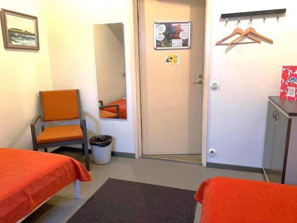 Hostel Suomenlinna : photo 5 de la chambre chambre lits jumeaux avec salle de bains commune