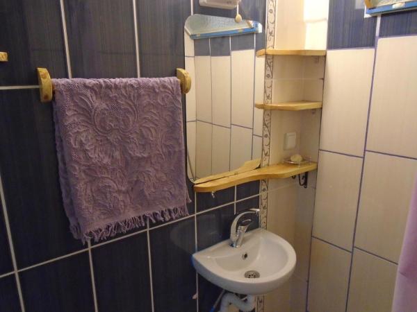 Lotus Garden Hostel Izmir : photo 3 de la chambre lit dans dortoir mixte de 6 lits