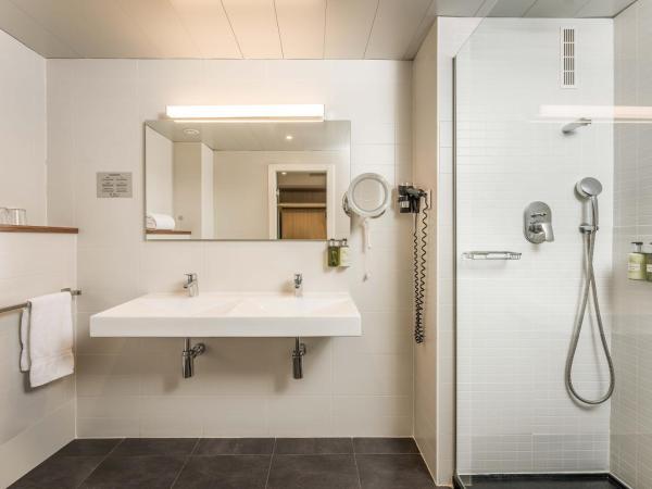 ARTIEM Madrid : photo 10 de la chambre chambre triple de luxe (2 adultes + 1 enfant)