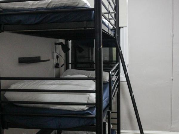 Onefam Waterloo 18-36 years old : photo 1 de la chambre lit simple dans dortoir de 3 lits