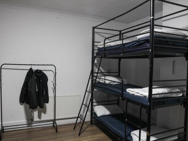 Onefam Waterloo 18-36 years old : photo 8 de la chambre lit simple dans dortoir de 3 lits