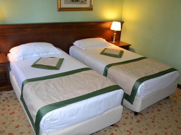 Meditur Hotel Bologna : photo 4 de la chambre chambre lits jumeaux confort