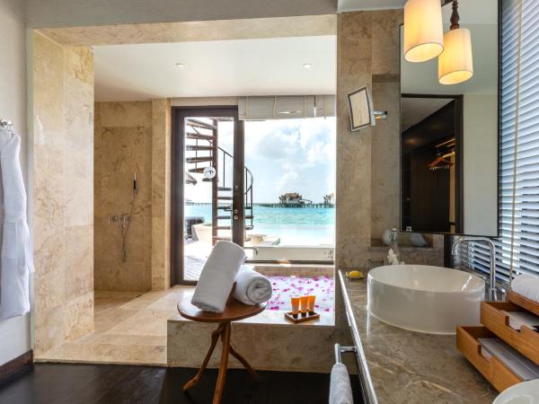 OZEN RESERVE BOLIFUSHI - Luxury All Inclusive : photo 6 de la chambre suite océan avec piscine et toboggan