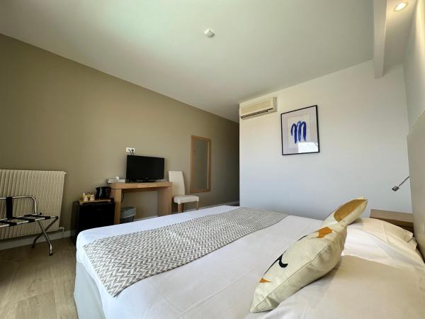 Hotel Revellata & Spa : photo 4 de la chambre m - double or twin room - balcony with swimming pool / sea view