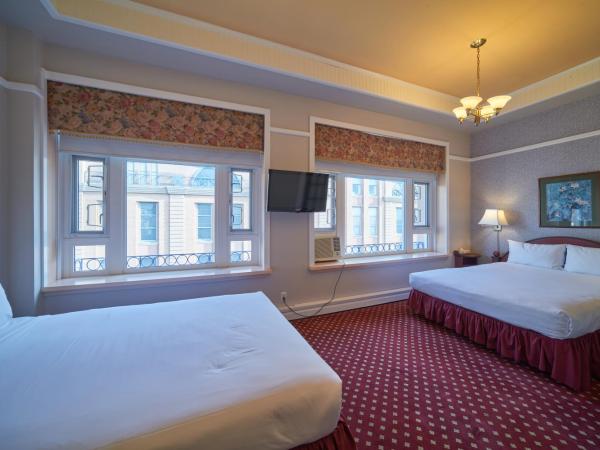 The Bedford Regency Hotel : photo 1 de la chambre chambre avec 2 grands lits queen-size