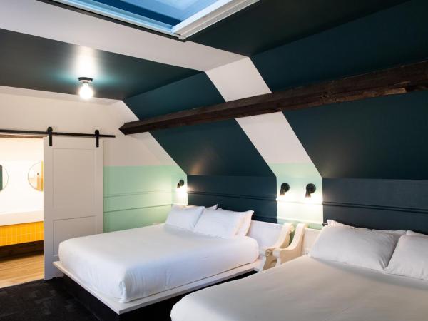 The Russell : photo 1 de la chambre room 3:2 - double skylight king