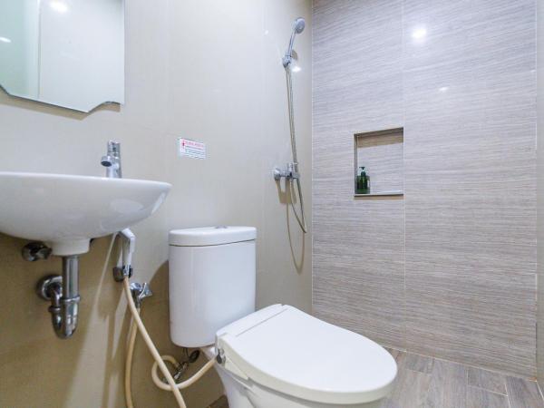 Urbanview Hotel Slipi Inn Palmerah : photo 8 de la chambre chambre double supérieure