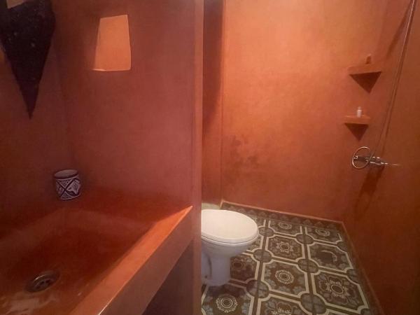 Dar El Hayet : photo 2 de la chambre chambre double ou lits jumeaux avec salle de bains