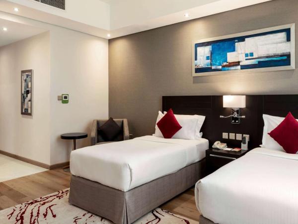 Ramada by Wyndham Dubai Barsha Heights : photo 1 de la chambre standard twin room - non-smoking with free with free shuttle bus to jbr beach, dubai hills mall, outlet mall, and 10% f&b discount