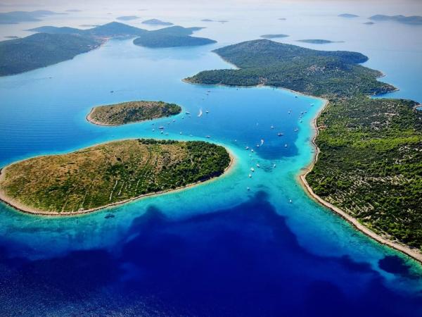 Motor Boat Paloma Rea : photo 1 de la chambre mobile home